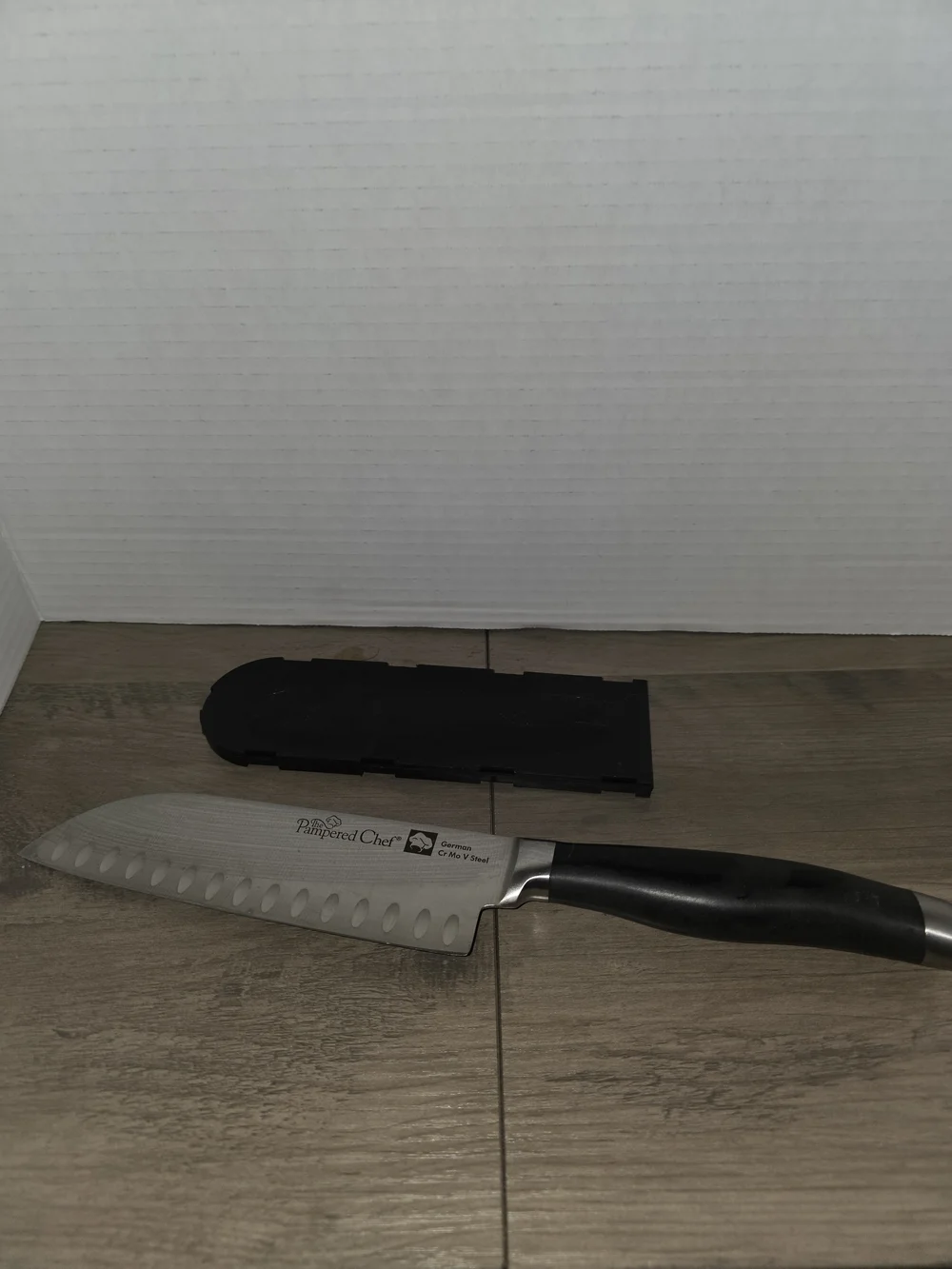 The Pampered Chef Santoku Knife German Stainless Steel Blade With Cover Black